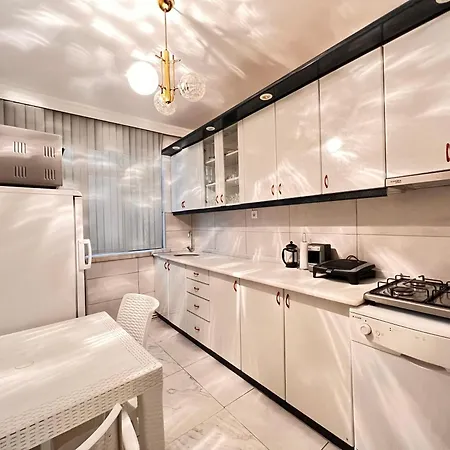 A Luxury 170 M2 3 Bedroom 2 Bathroom At Bestekar Avenue At The Heart Of Apartment *