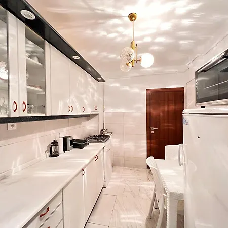 A Luxury 170 M2 3 Bedroom 2 Bathroom At Bestekar Avenue At The Heart Of